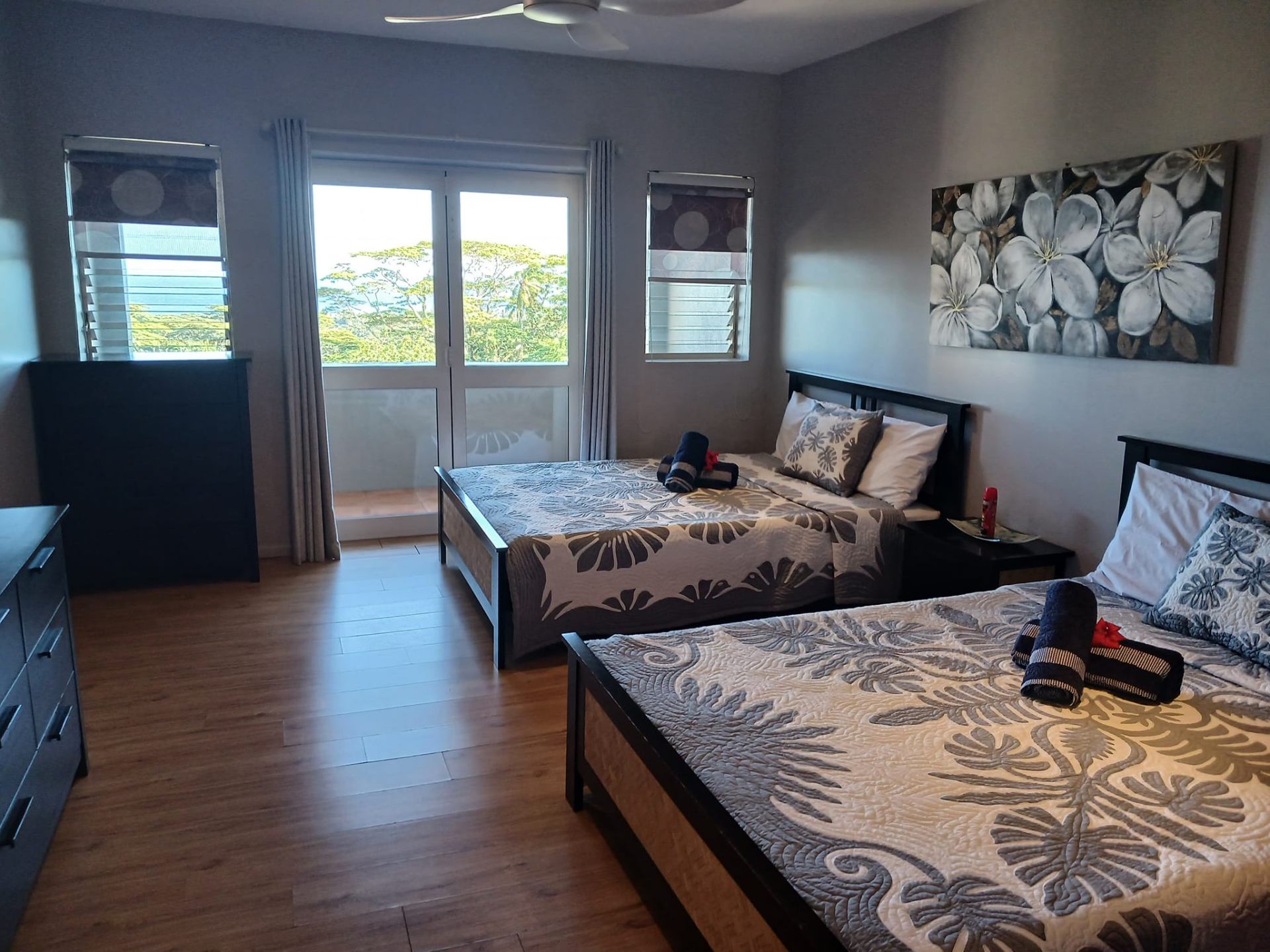 Private Room with Twin Bed Option & Ensuite - image 1
